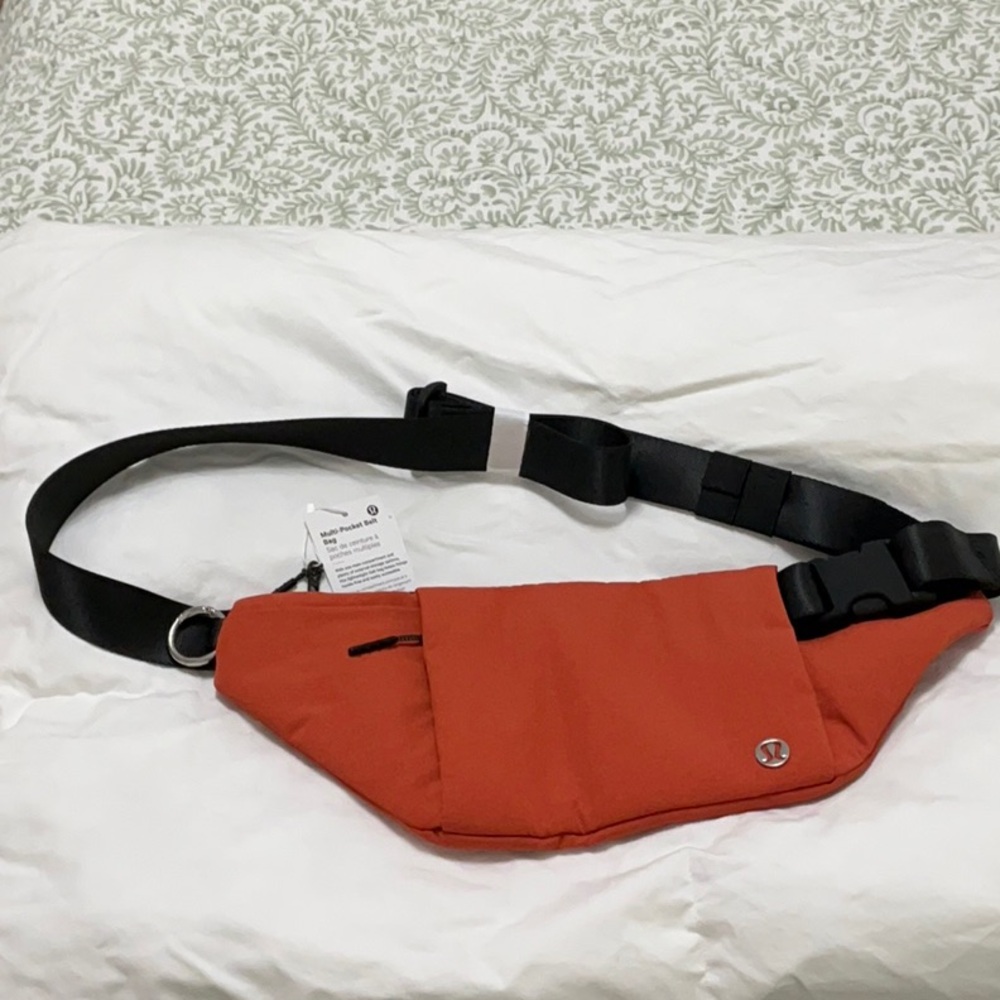Lululemon Men’s or Women’s Rust Multi-Pocket Belt Bag